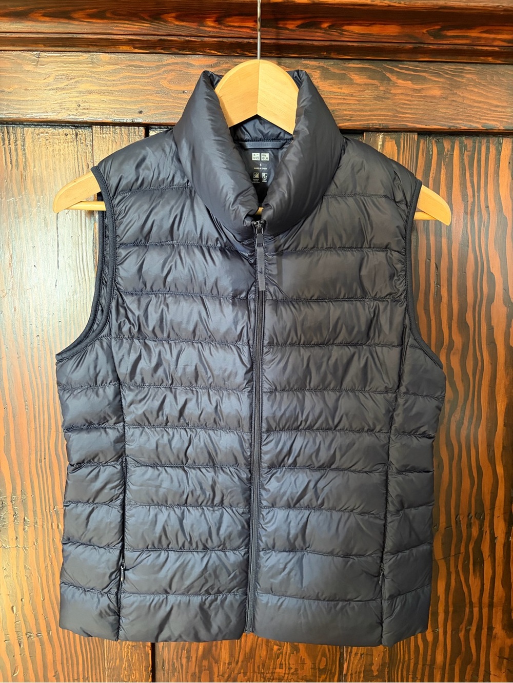 Uniqlo Navy Quilted Lightweight Puffer Vest